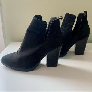 Heeled boots